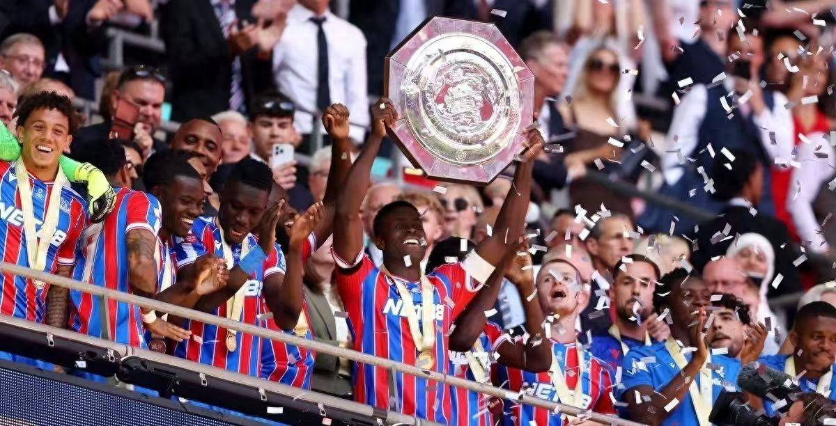  巴塞罗那巅峰期阵容 