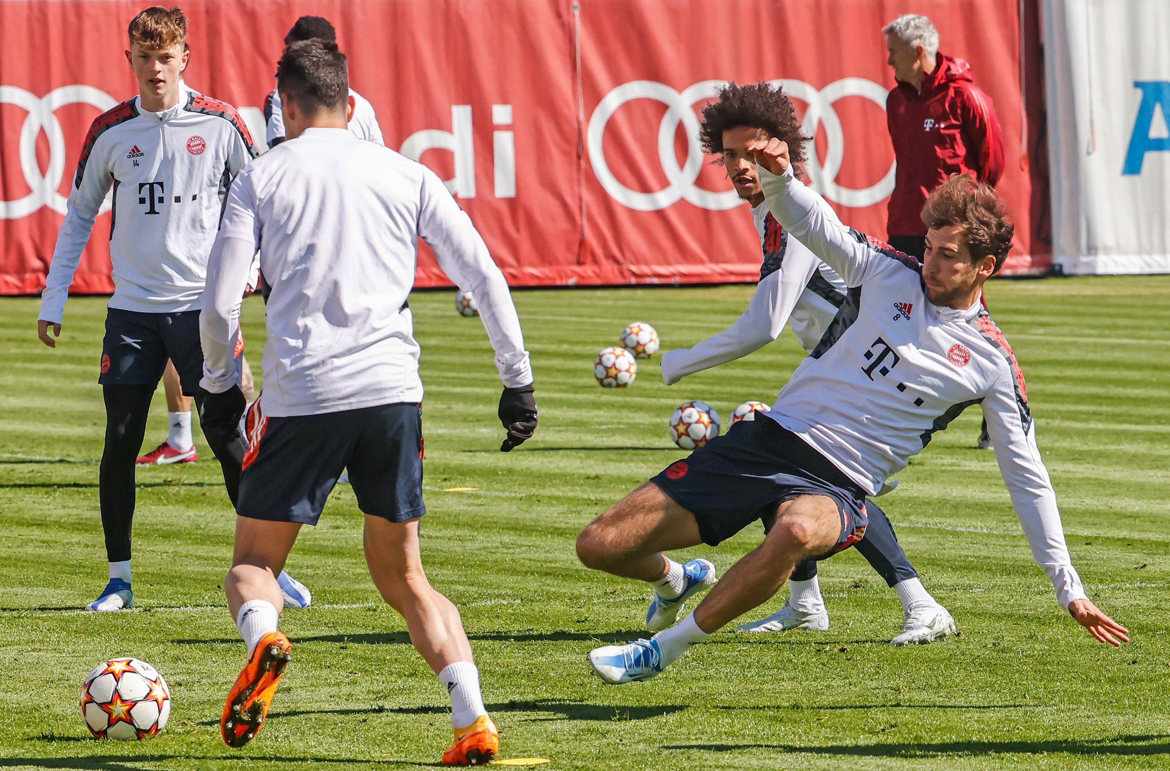 包含赛前体能课后，拜仁慕尼黑强势反弹备战西甲，压力陡增，医务组通报恢复的词条