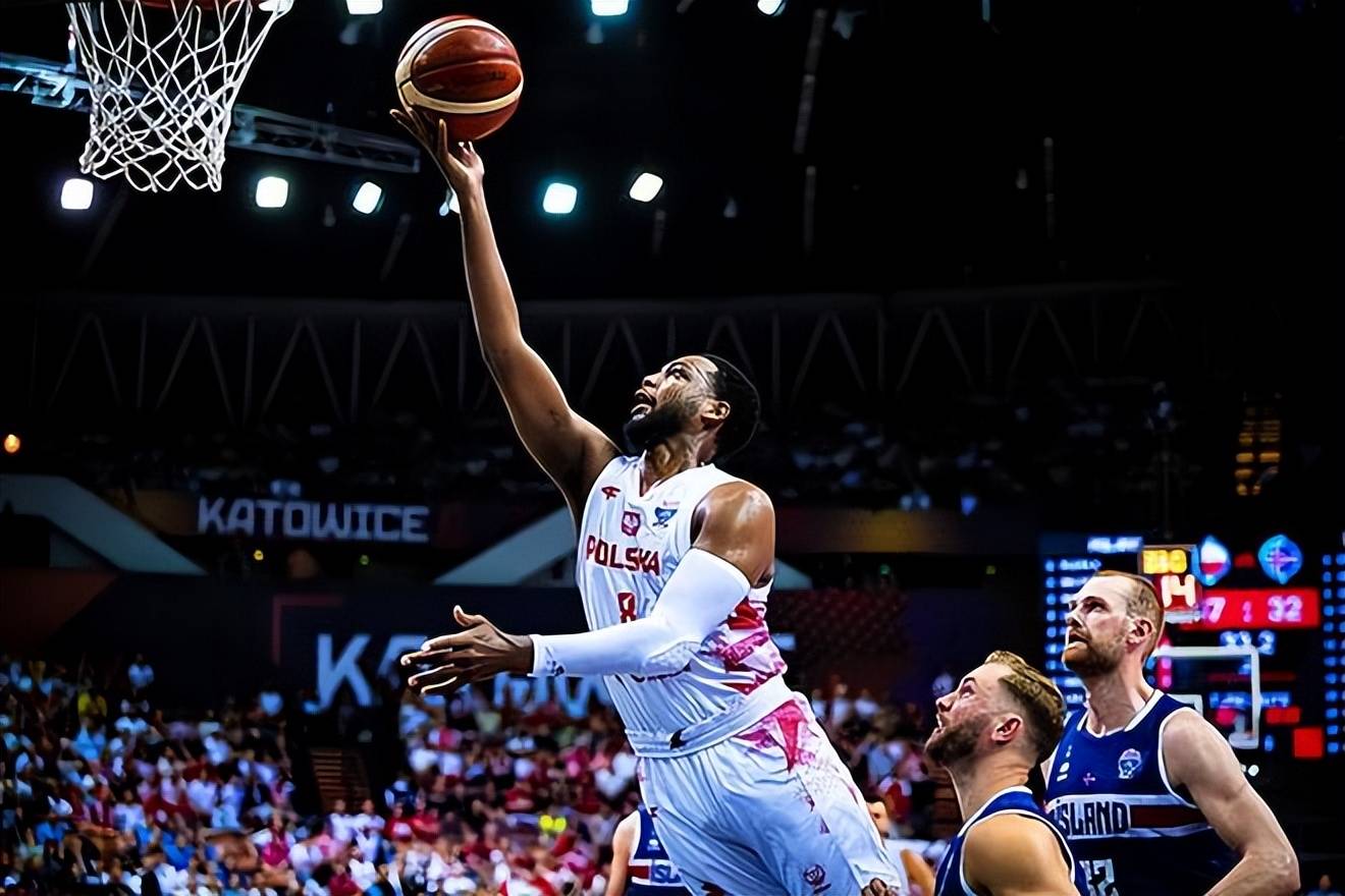 包含CBA季后赛倒计时，多伦多猛龙赛前扳平良机，细节引发关注，球迷炸锅，身体对抗强度拉满的词条