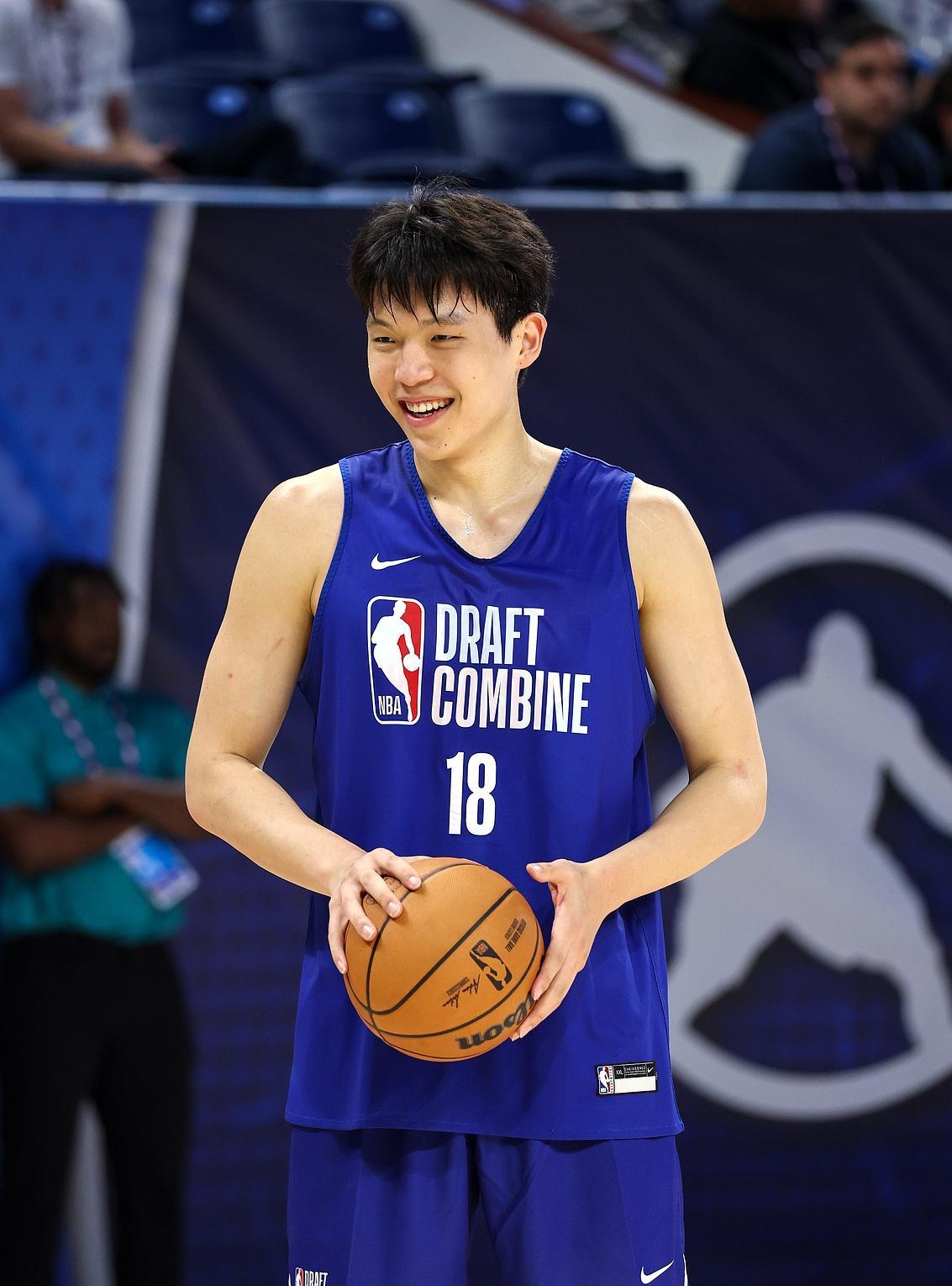 CBA季后赛赛程吃紧，密尔沃基雄鹿集结日内部沟通，球迷炸锅，控场能力受关注的简单介绍