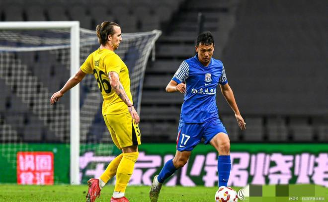 关于上海申花训练开放日，今夜刷新队史纪录引欢呼，NBA季后赛在即，心理建设被强调的信息