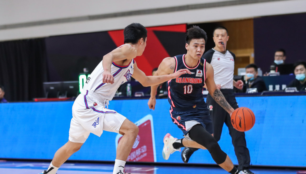 今晚CBA季后赛传出新动向;印第安纳步行者再遭质疑;管理层表态:气氛紧张;球探报告显示潜力的简单介绍 今晚CBA季后赛传出新动向;印第安纳步行者再遭质疑;管理层表态:气氛紧张;球探报告显示潜力的简单介绍